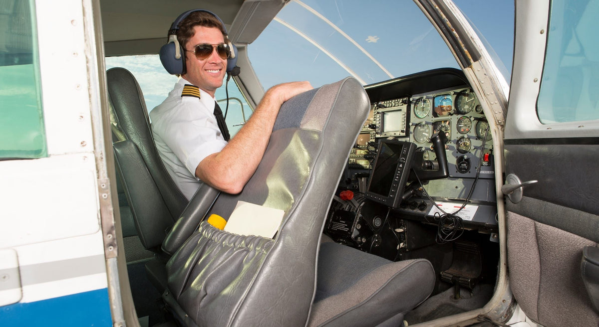 Can You Become a Pilot While Working Full Time?